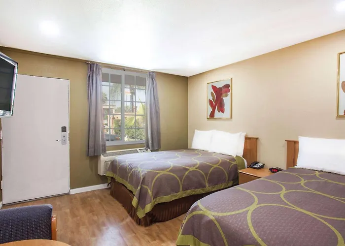 Super 8 By Wyndham Redlands/San Bernardino