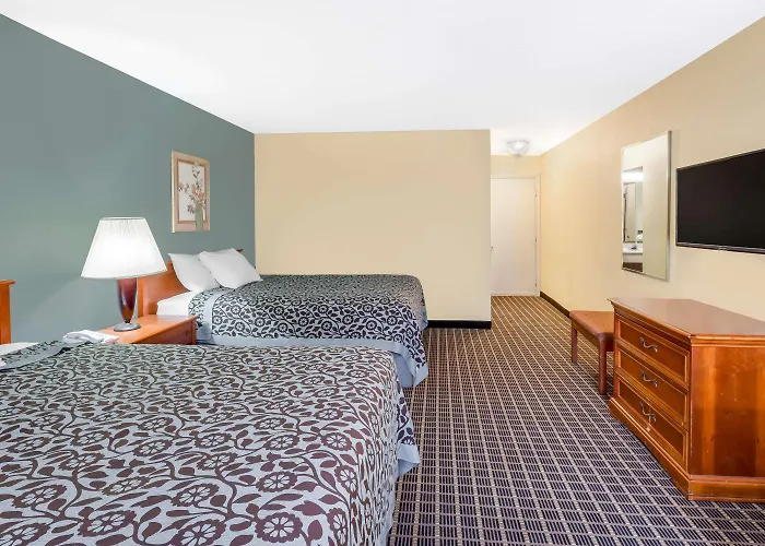 Days Inn & Suites By Wyndham Kalamazoo