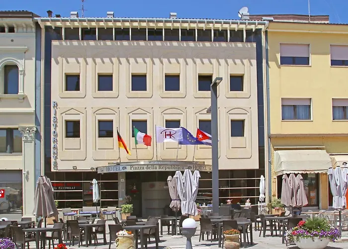 Hr Hotel