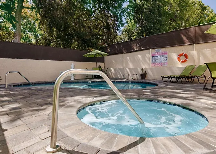 Glenrock Inn And Suites