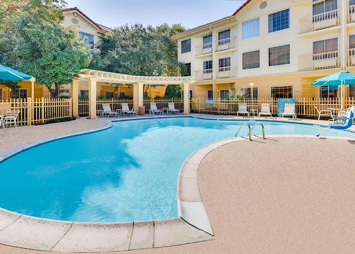 La Quinta By Wyndham Dallas - Addison Galleria