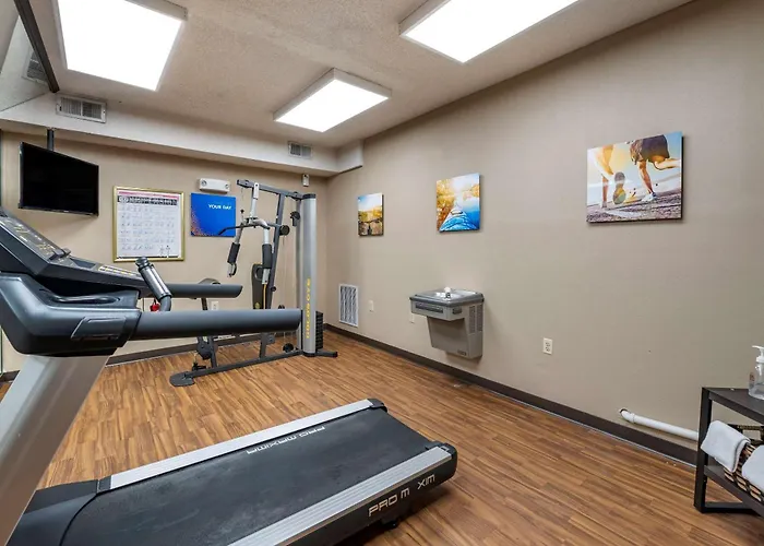 Comfort Inn & Suites Cincinnati Uptown Clifton