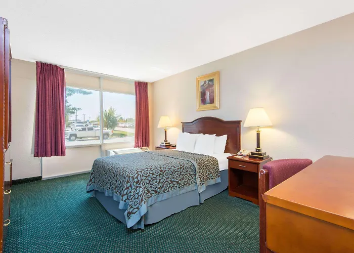 Days Inn & Suites By Wyndham Wichita East