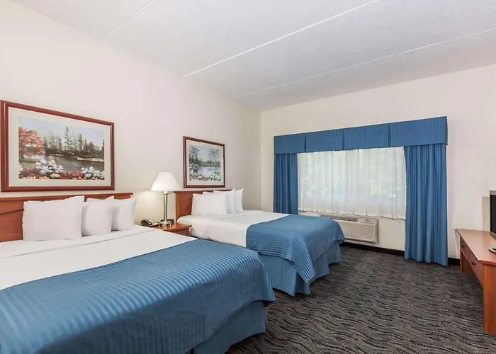 Baymont By Wyndham Des Moines Airport