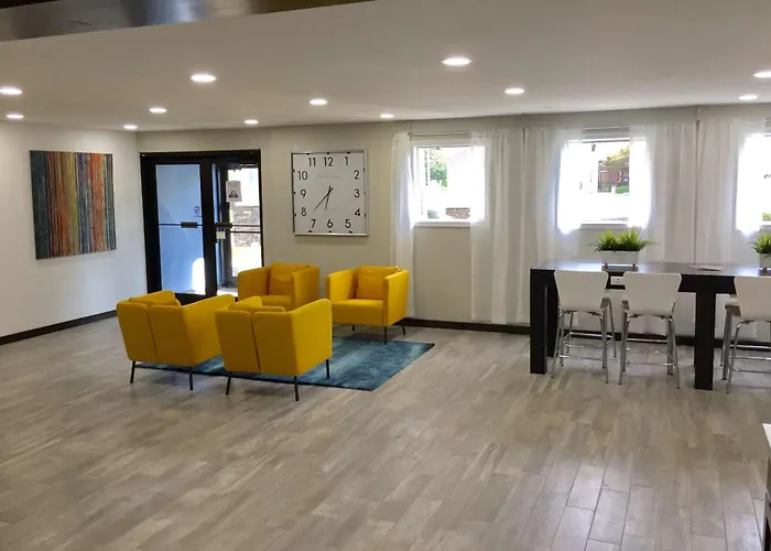 Days Inn & Suites By Wyndham Cincinnati North