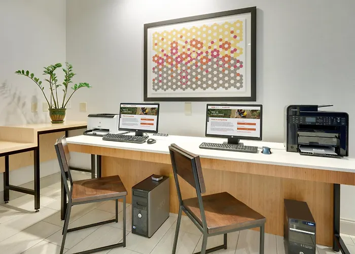Holiday Inn Express Hotel & Suites Dublin By Ihg