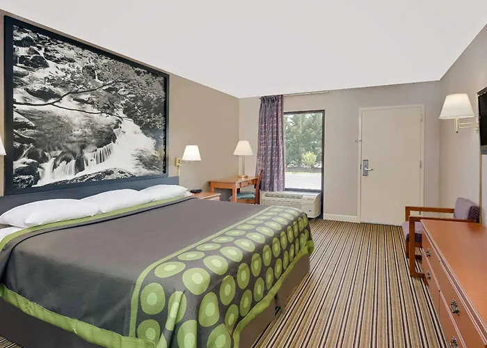 Super 8 By Wyndham Athens