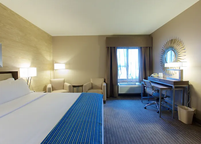 Holiday Inn Express Fargo - West Acres By Ihg