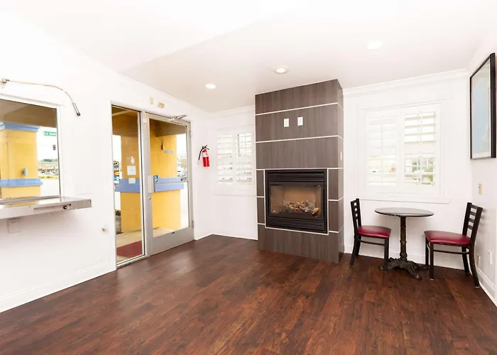 Surestay Hotel By Best Western Seaside Monterey