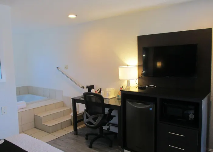 Surestay Hotel By Best Western Seaside Monterey
