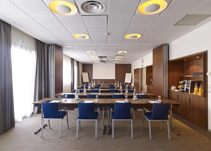 Holiday Inn Express Toulouse Airport By Ihg