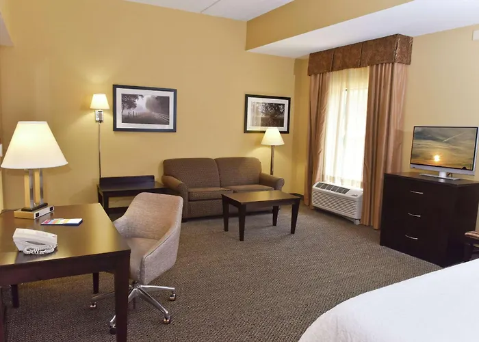 Hampton Inn & Suites Alexandria