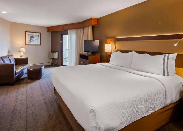 Best Western Plus Superior Inn