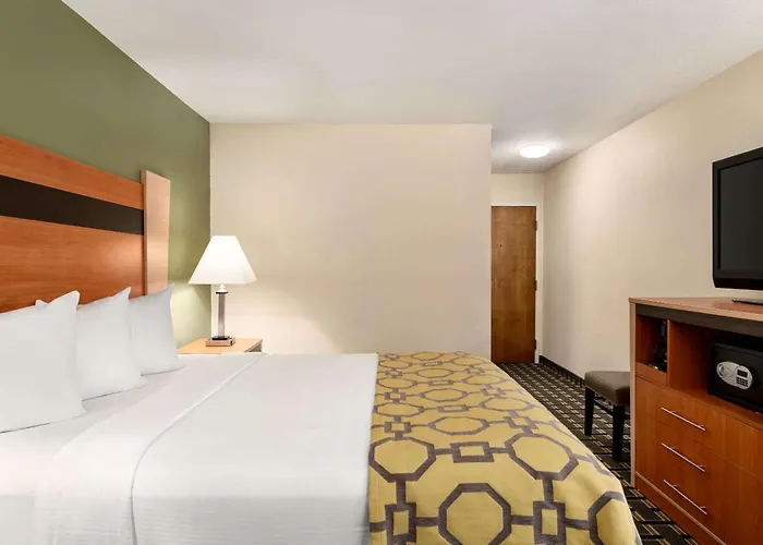 Baymont By Wyndham North Dartmouth Fall River