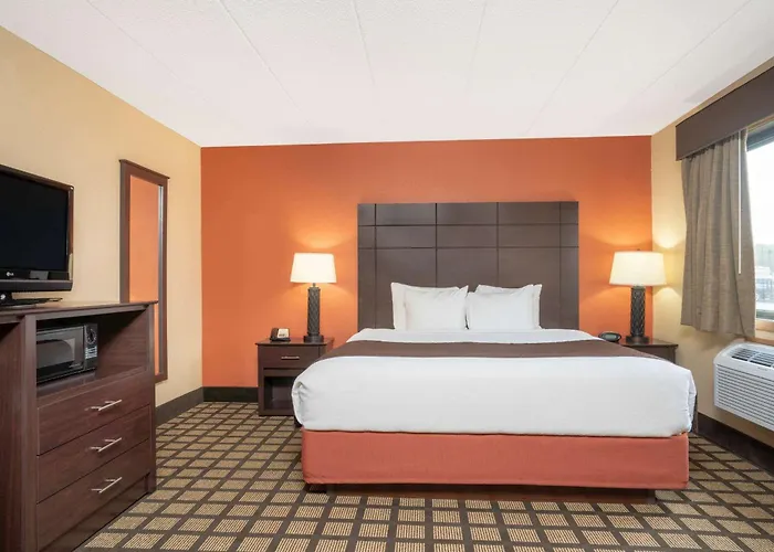 Baymont By Wyndham Lakeville
