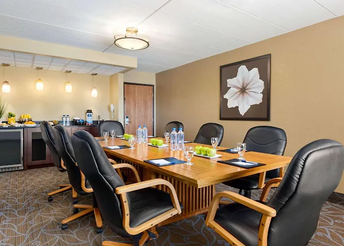 Baymont By Wyndham Owatonna