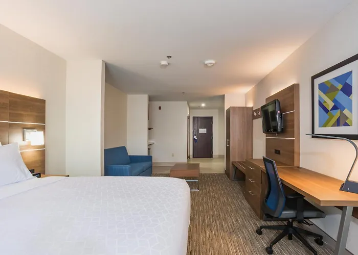 Holiday Inn Express Hotel & Suites Swansea By Ihg
