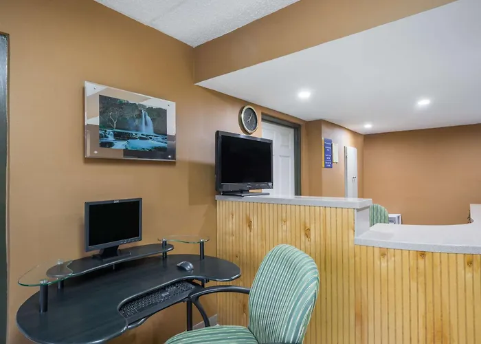 Days Inn By Wyndham Hurricane Mills