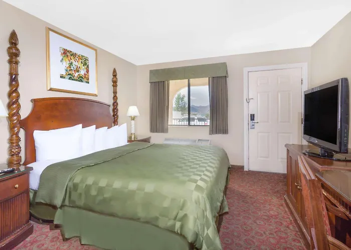 Days Inn By Wyndham Kingman East