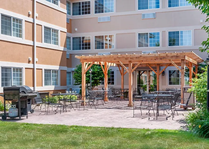Mainstay Suites Dubuque At Hwy 20