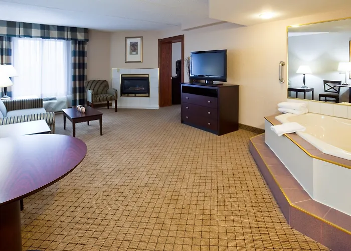 Holiday Inn & Suites Wausau-Rothschild By Ihg