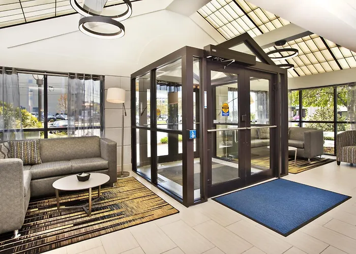 Holiday Inn Express Boston-Waltham By Ihg