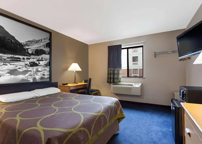 Super 8 By Wyndham Helena