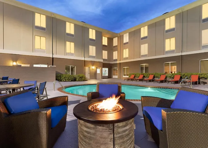 Holiday Inn Express & Suites Auburn - University Area By Ihg