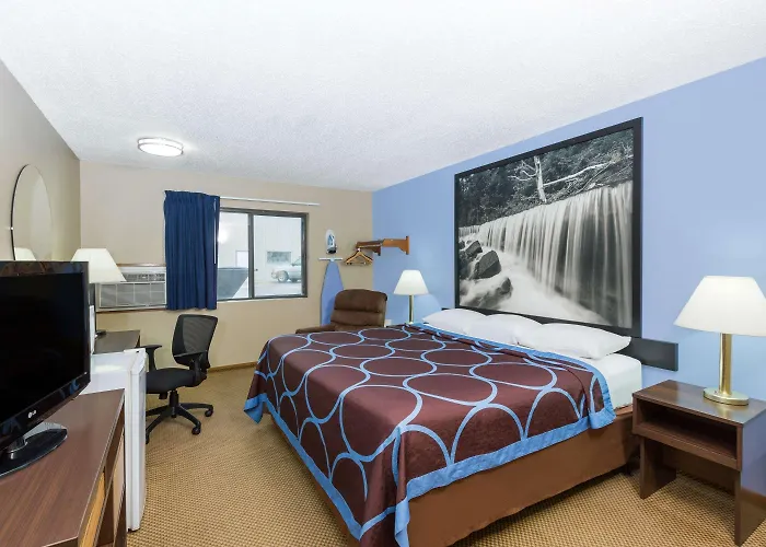 Super 8 By Wyndham Manhattan Ks