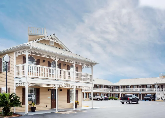 Super 8 By Wyndham Foley North Gulf Shores