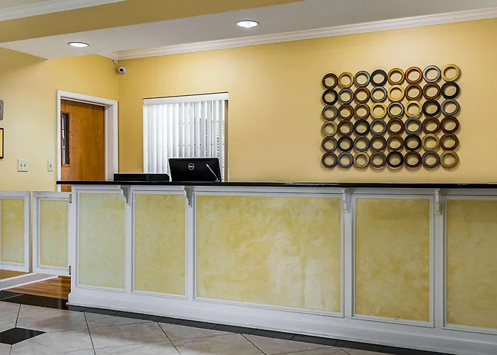 Econo Lodge Inn & Suites Bryant