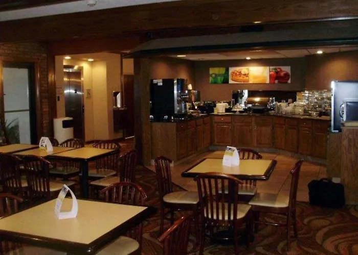 Quality Inn & Suites Searcy I-57