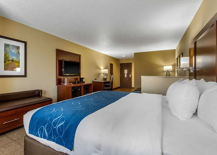 Comfort Suites Cedar Falls Industrial Park