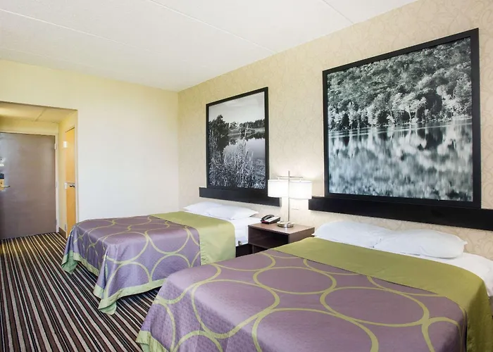 Super 8 By Wyndham Plattsburgh