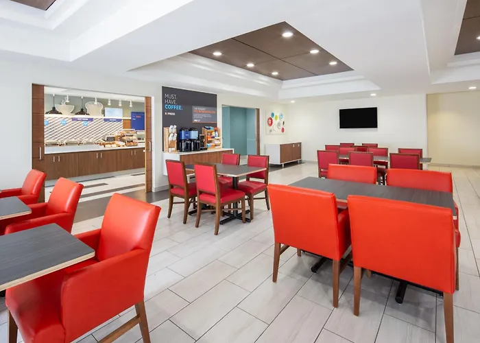 Holiday Inn Express Surprise By Ihg