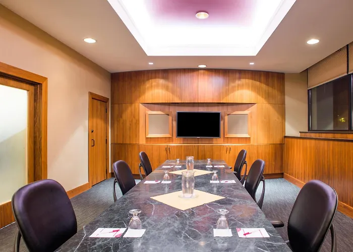 Holiday Inn & Suites Pittsfield-Berkshires By Ihg