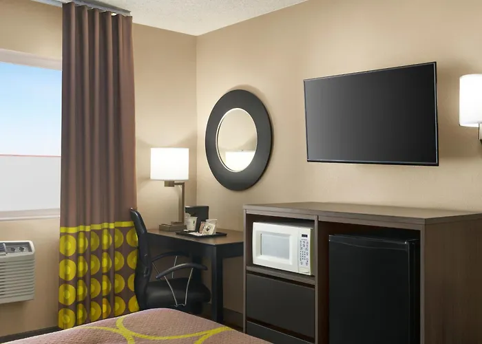 Super 8 By Wyndham Liberal Ks