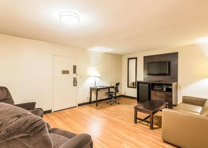 Colby Inn And Suites
