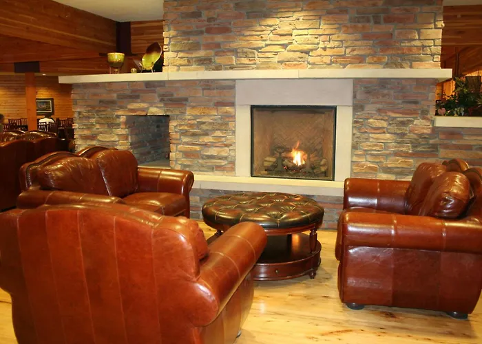 Norfolk Lodge & Suites, An Ascend Collection Hotel