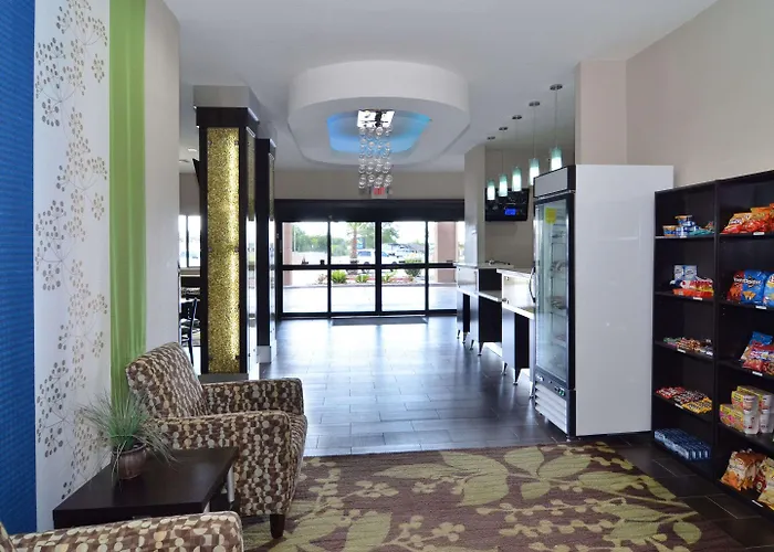 Quality Inn & Suites Kenedy - Karnes City