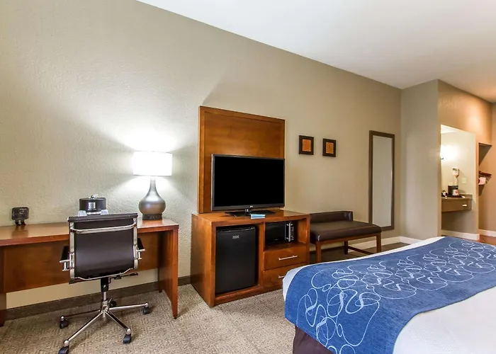 Comfort Suites Mattoon East