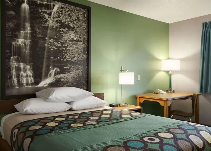 Super 8 By Wyndham Batesville