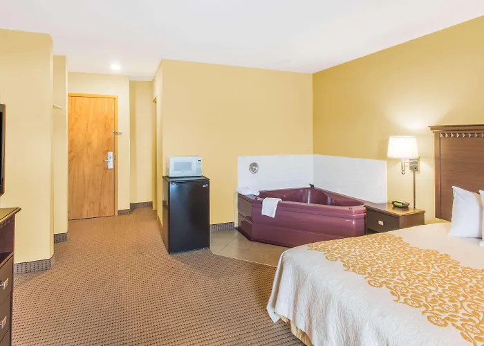 Days Inn By Wyndham Colchester Burlington