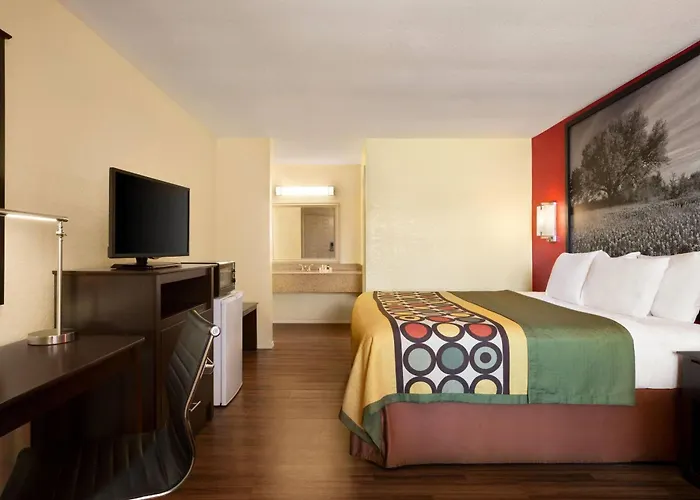 Super 8 By Wyndham Corsicana