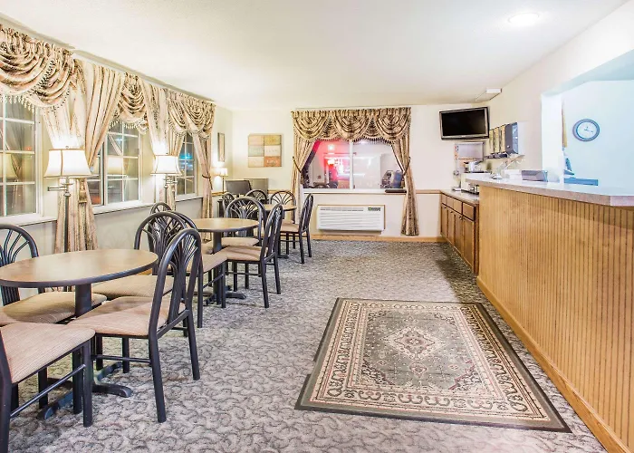 Super 8 By Wyndham Prairie Du Chien
