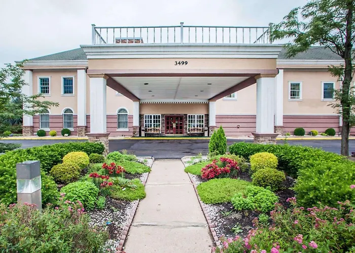 Clarion Hotel Palmer Inn