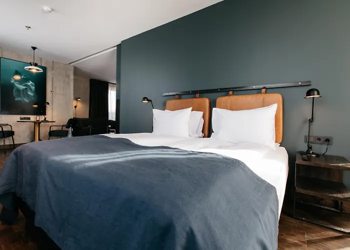Exeter Hotel