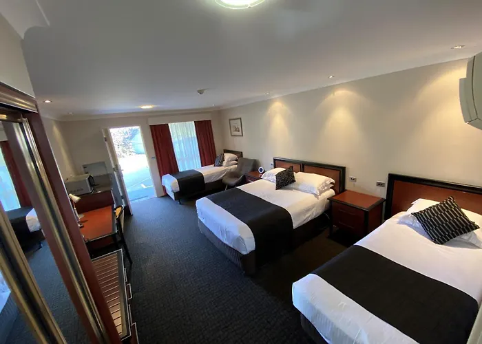 Best Western Plus All Settlers Motor Inn