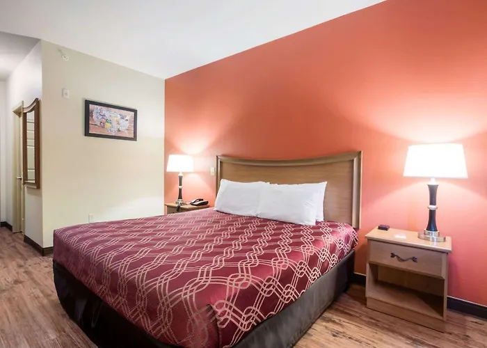 Econo Lodge Inn & Suites Rockmart