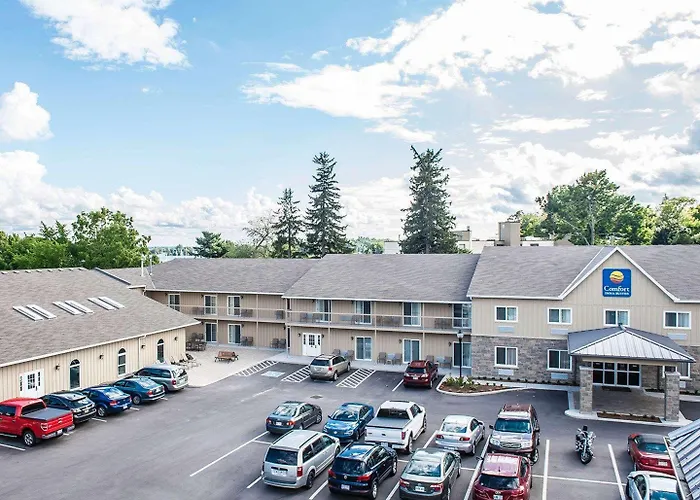 Comfort Inn & Suites Thousand Islands Harbour District